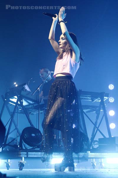 CHVRCHES - 2018-11-02 - PARIS - Grande Halle de La Villette - Lauren Eve Mayberry